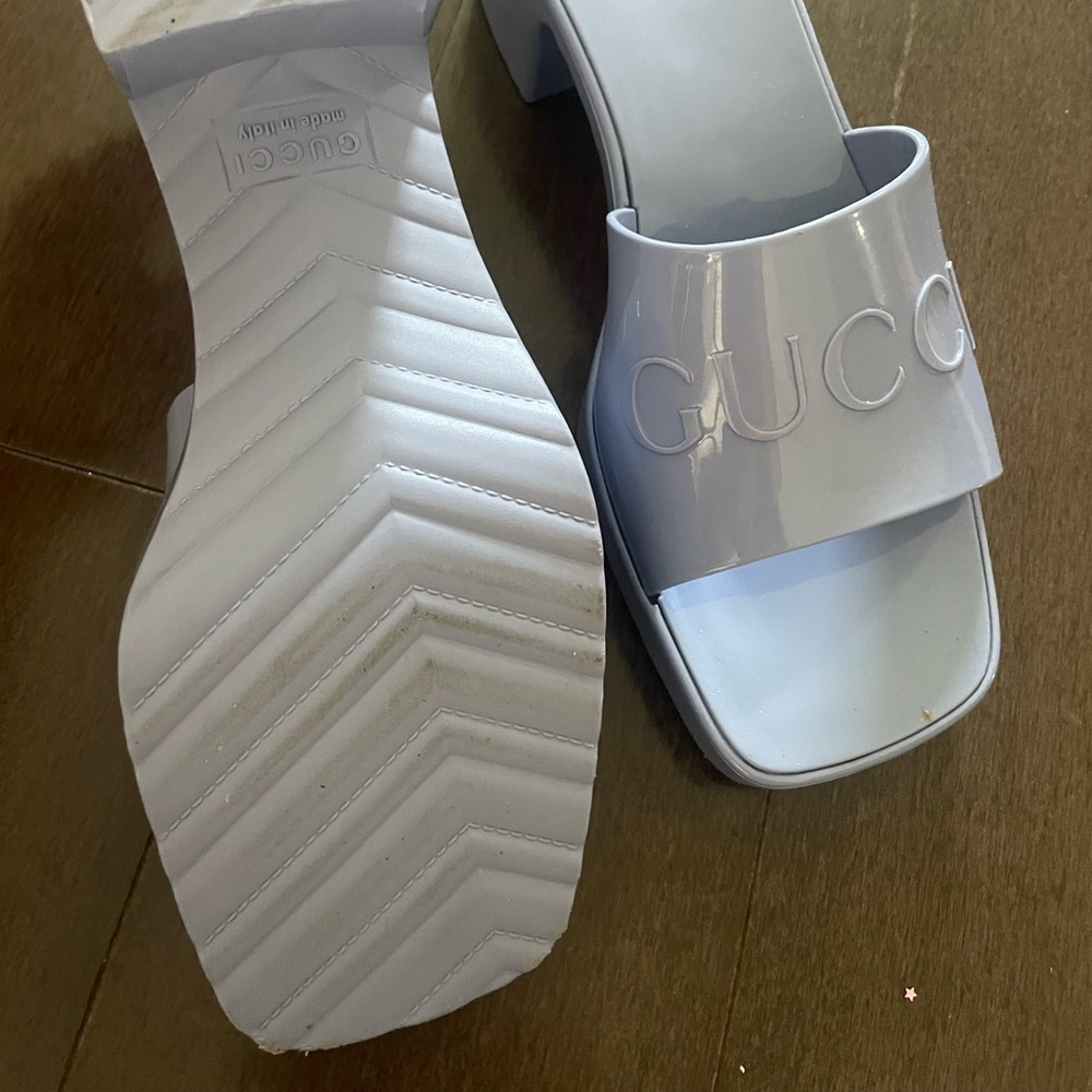 GUCCI lavender rubber wedge slides/ sandals 6.5 - Picture 3 of 7